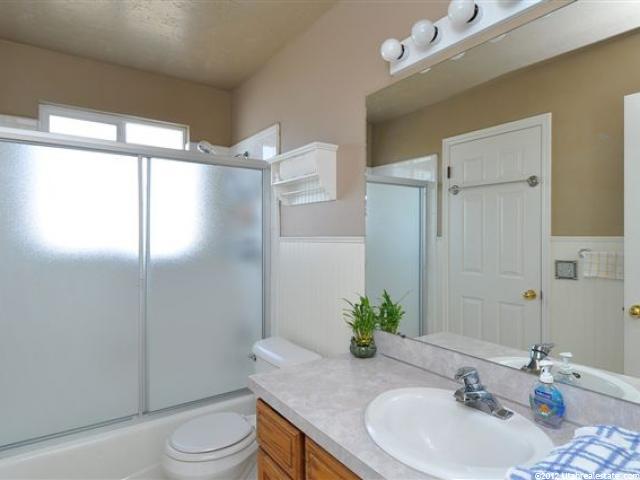 138 W Oaks Dr S, Ogden, UT 84404 — photo 2
