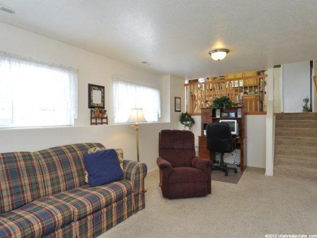 2103 W 2075 N, Clinton, UT 84015 — photo 10