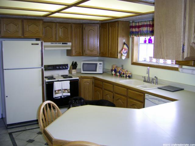 86 E 1975 N, Centerville, UT 84014 — photo 2