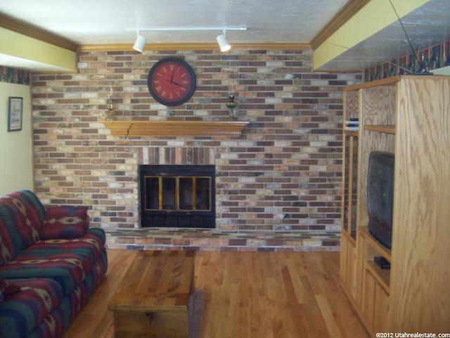 86 E 1975 N, Centerville, UT 84014 — photo 3