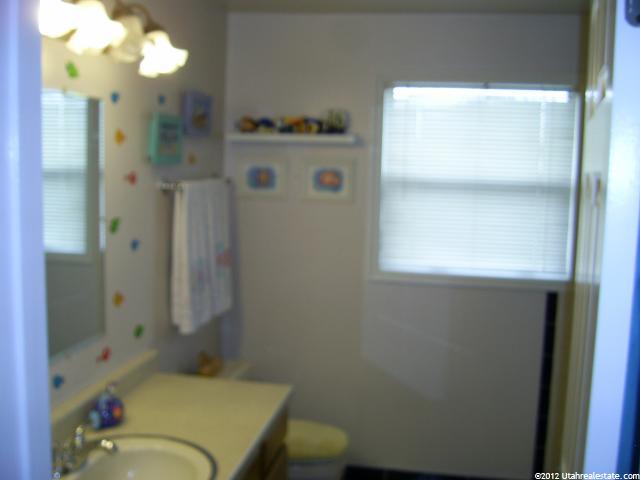 86 E 1975 N, Centerville, UT 84014 — photo 7
