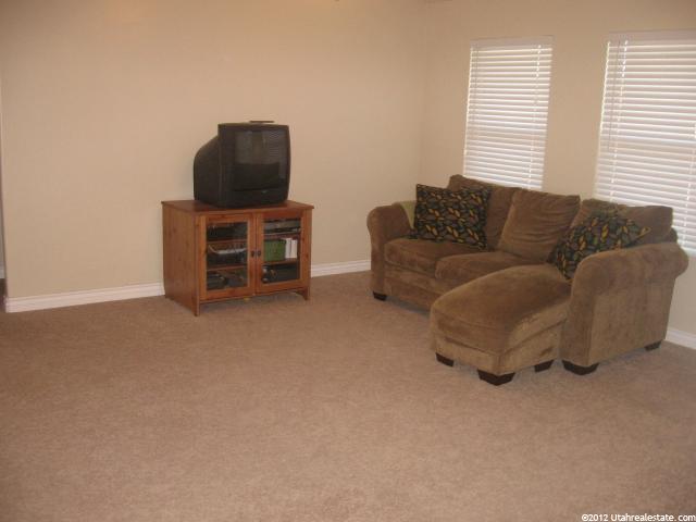 198 E 600 N, Roosevelt, UT 84066 — photo 3
