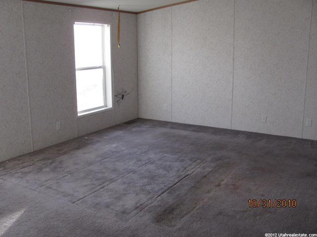 689 E 5000 S, Myton, UT 84052 — photo 2