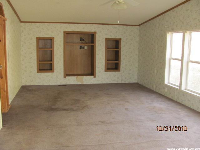 689 E 5000 S, Myton, UT 84052 — photo 10