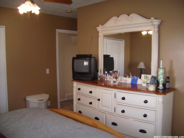 1430 W 1045 S, Clearfield, UT 84015 — photo 4