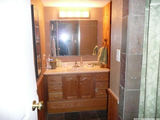 1051 S Canyon E, Bountiful, UT 84010 — photo 11