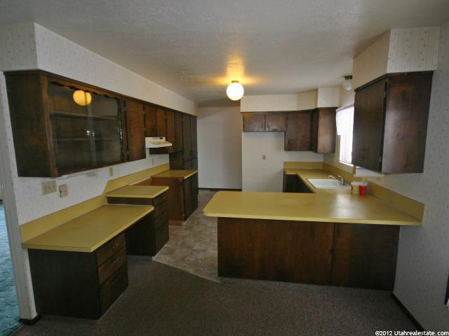 70 S 200 E, Hyrum, UT 84319 — photo 4