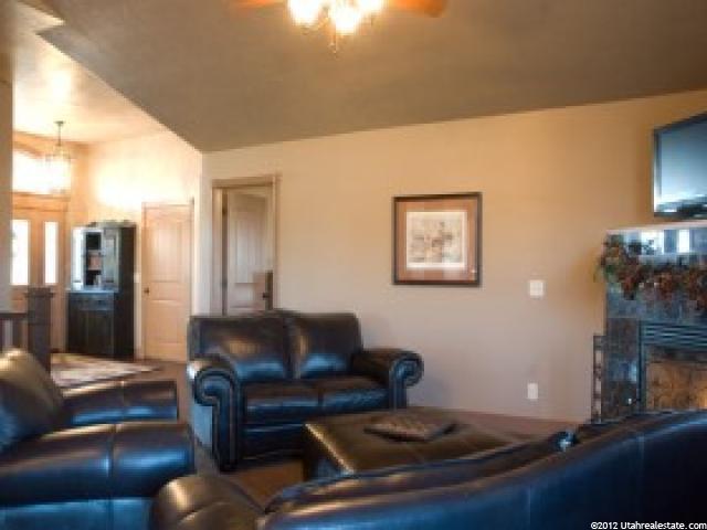 2079 S 2950 W, West Haven, UT 84401 — photo 2