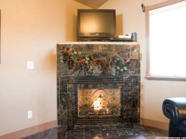 2079 S 2950 W, West Haven, UT 84401 — photo 3
