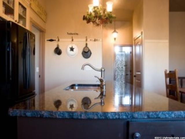 2079 S 2950 W, West Haven, UT 84401 — photo 4