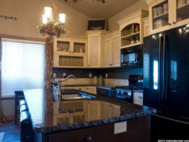 2079 S 2950 W, West Haven, UT 84401 — photo 5