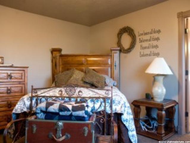 2079 S 2950 W, West Haven, UT 84401 — photo 9