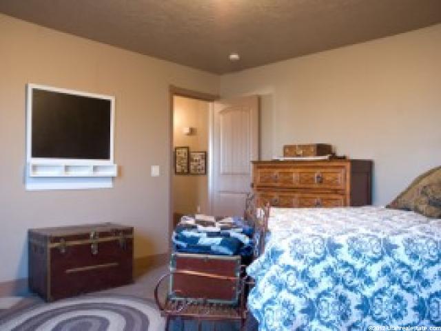 2079 S 2950 W, West Haven, UT 84401 — photo 10