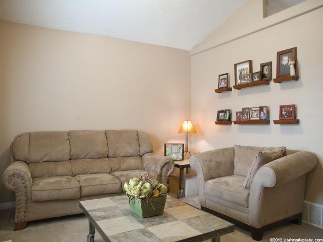 9 E Regal St, Murray, UT 84107 — photo 2