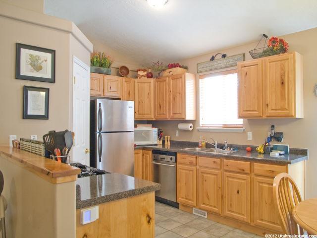 9 E Regal St, Murray, UT 84107 — photo 3