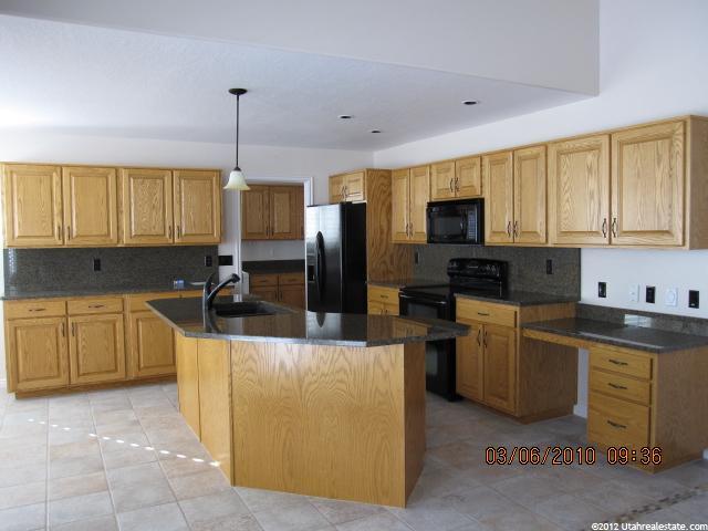 558 N 1100 E, Layton, UT 84040 — photo 10