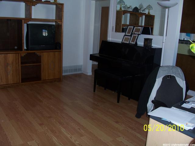 492 W 4650 S, Washington Terrace, UT 84405 — photo 4