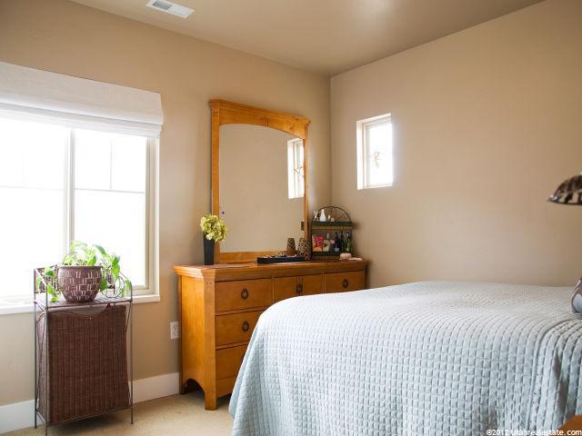 5559 S 1375 E, South Ogden, UT 84403 — photo 11