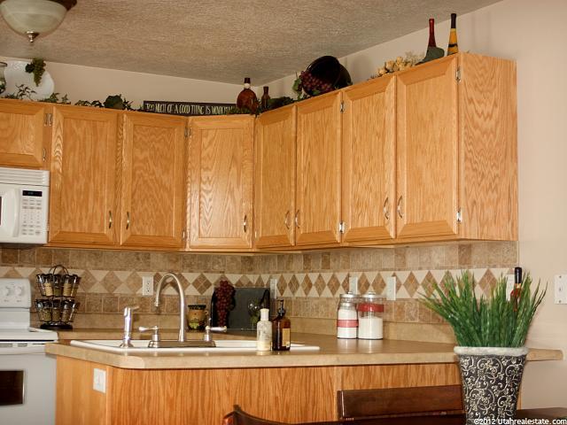 166 W 2525 N, Harrisville, UT 84414 — photo 4