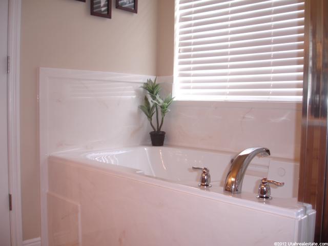656 W 3550 S, Riverdale, UT 84405 — photo 7