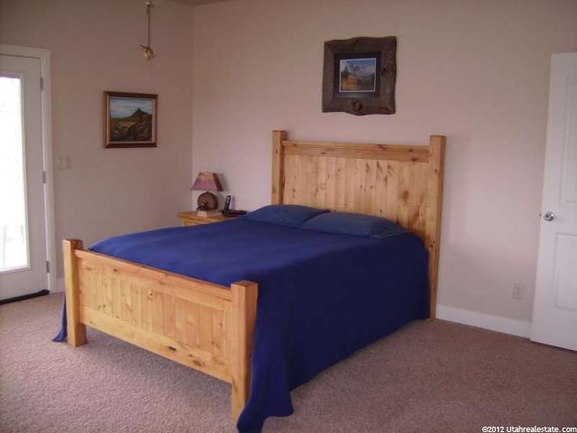 881 W Smithsonian Way, Apple Valley, UT 84737 — photo 5