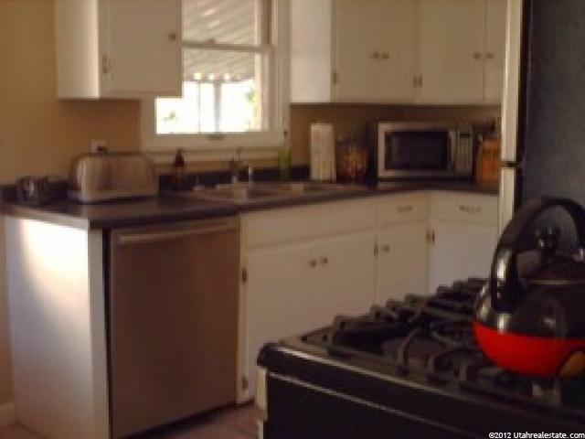 865 Simoron Dr, Ogden, UT 84404 — photo 2
