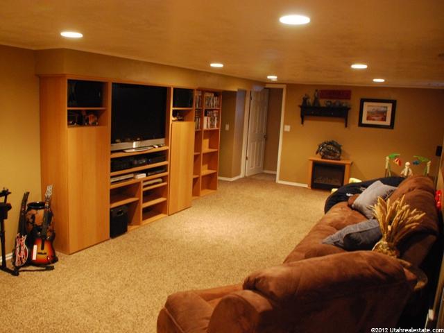 423 W Center St, Bountiful, UT 84010 — photo 7