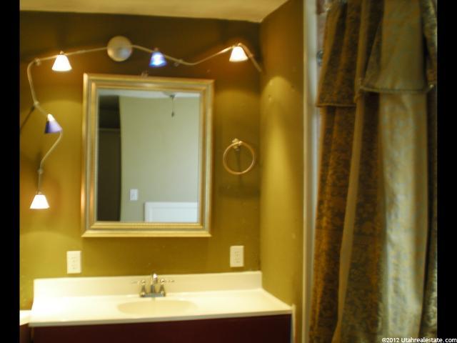 420 N Main St, Centerville, UT 84014 — photo 10