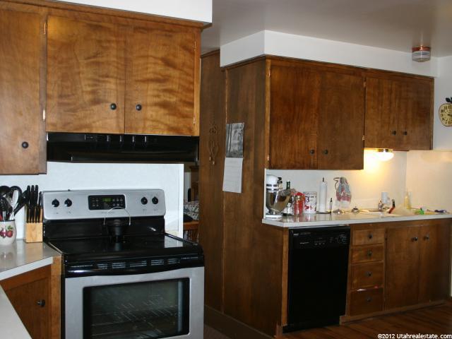 985 E Harrop St, Ogden, UT 84404 — photo 2