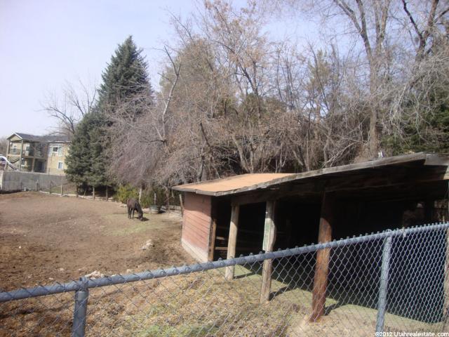2386 E Edgemoor Dr S, Holladay, UT 84117 — photo 9