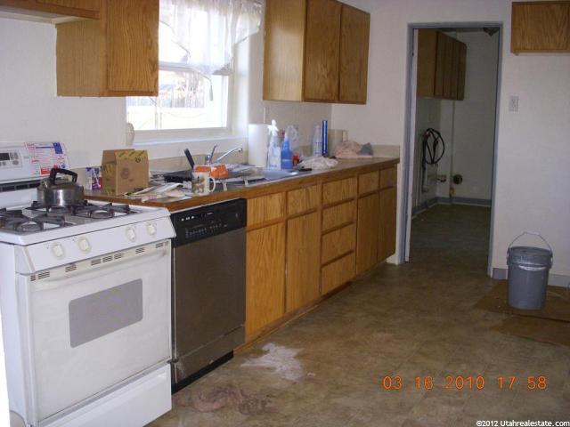 113 S 300 E, Levan, UT 84639 — photo 4