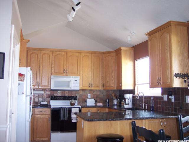8496 S 300 E, Sandy, UT 84070 — photo 9