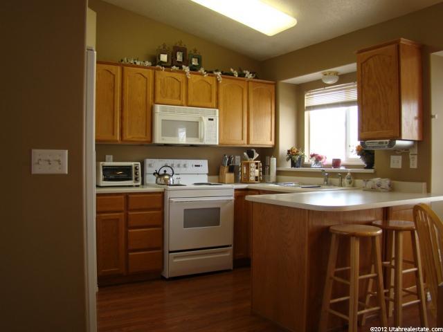 932 W 1350 N, Clinton, UT 84015 — photo 4
