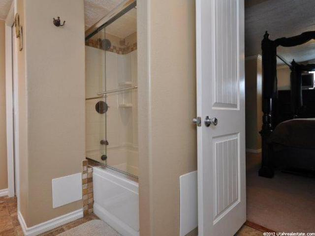 820 E Aspen East Dr E, Layton, UT 84041 — photo 2
