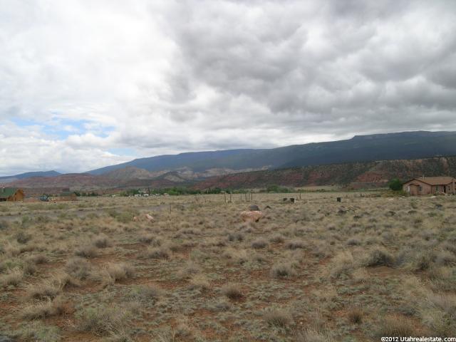 390 N Wendy Dr W #3, Torrey, UT 84775 — photo 2