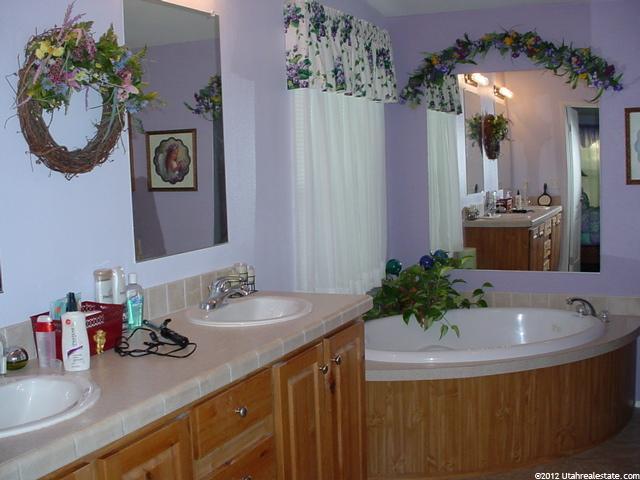 304 N Harriger Way E, Layton, UT 84041 — photo 4