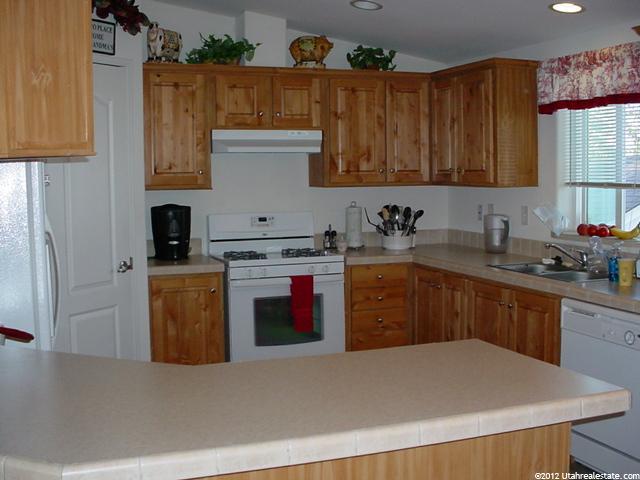 304 N Harriger Way E, Layton, UT 84041 — photo 8