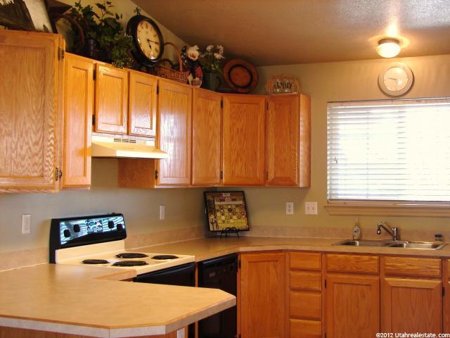 370 E Park Meadows Dr, Hyde Park, UT 84318 — photo 4