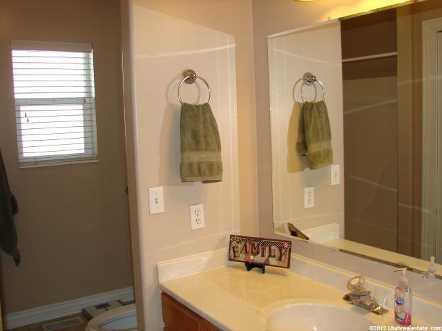 370 E Park Meadows Dr, Hyde Park, UT 84318 — photo 7