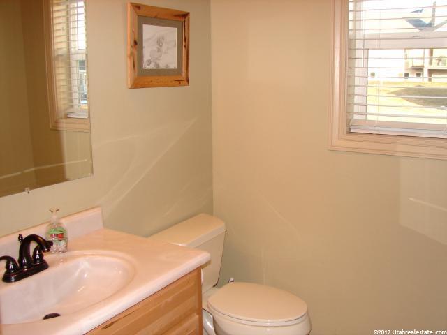 370 E Park Meadows Dr, Hyde Park, UT 84318 — photo 8