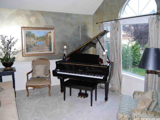 10258 Ashley Cir, Sandy, UT 84092 — photo 2