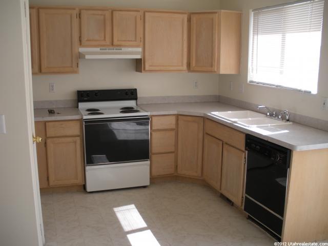 1013 W 1640 N, Clinton, UT 84015 — photo 2
