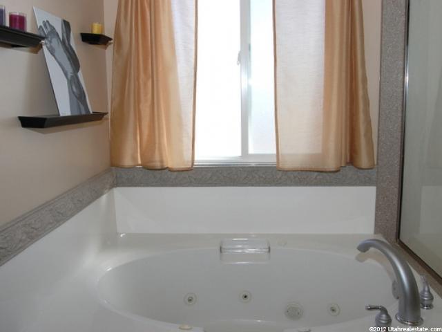 1192 N 780 W, Clinton, UT 84015 — photo 8
