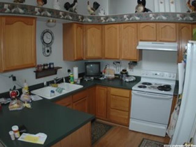 5403 Vista Dr E, Roy, UT 84067 — photo 10