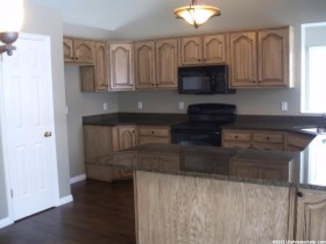 547 S 875 E, Layton, UT 84041 — photo 3