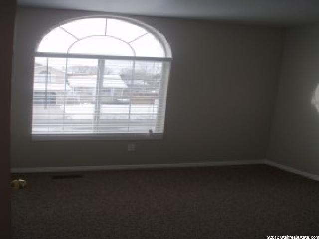 547 S 875 E, Layton, UT 84041 — photo 9