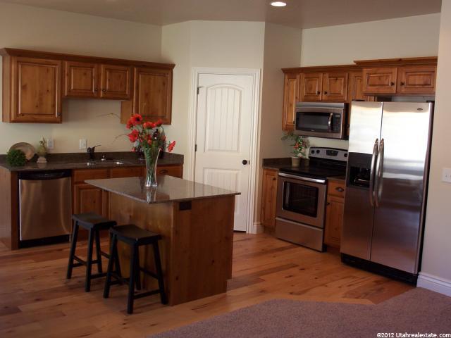 689 N 240 E, Smithfield, UT 84335 — photo 2