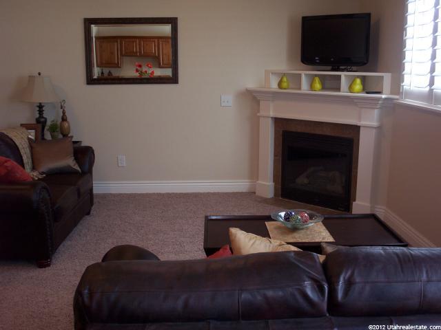 689 N 240 E, Smithfield, UT 84335 — photo 3