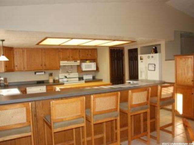 1891 N 300 E E, Centerville, UT 84014 — photo 5