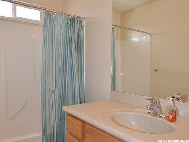 938 N Walden Dr E, Tooele, UT 84074 — photo 3